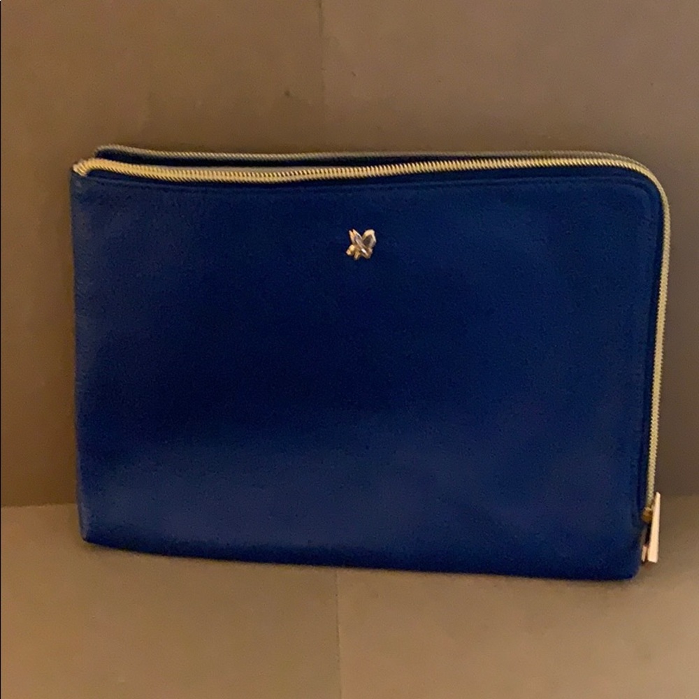 Ora Delphine - image 1